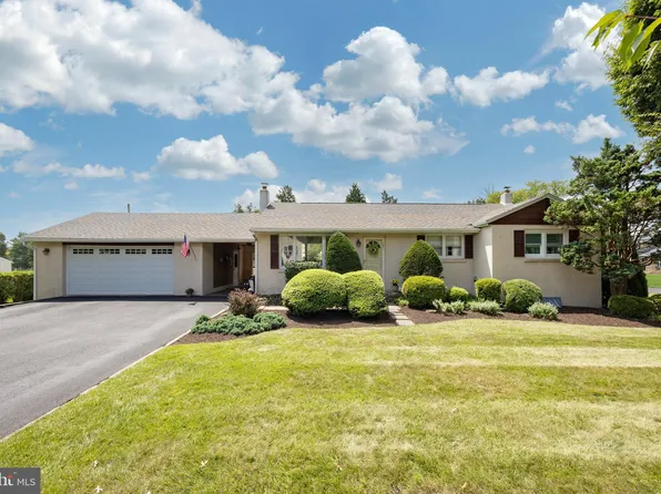 101 Hawthorne Ln, Oaks, PA 19456