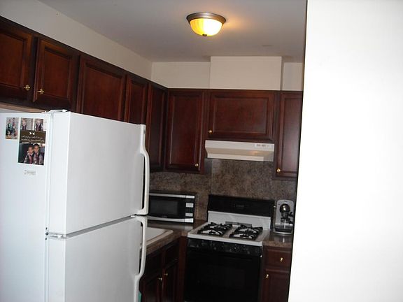 3rd image of 159 Pittsville Ave