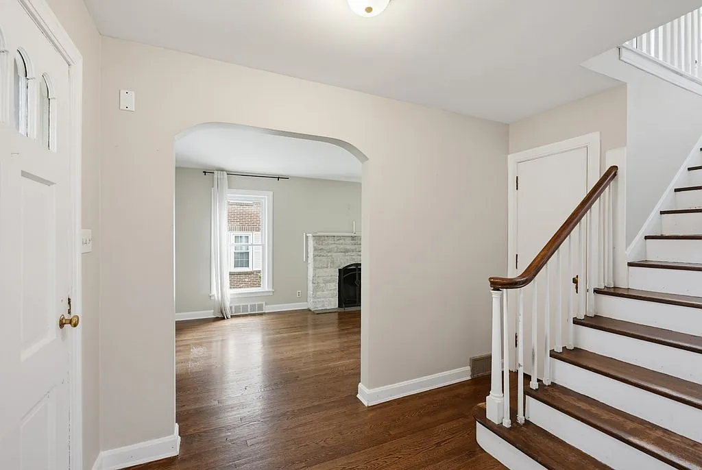 3 bed, 1786 sqft, $2,300 — Photo 3