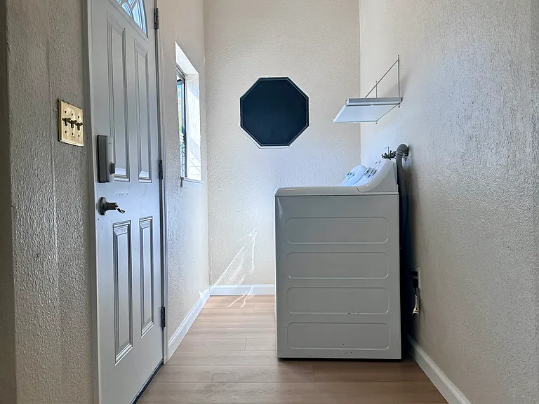 1108 G St #MAIN HOUSE — Photo 17