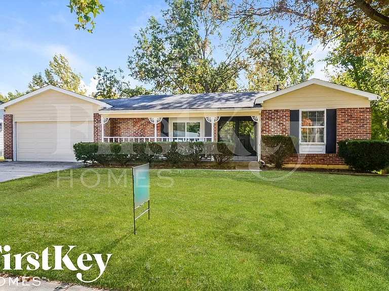 6176 Silver Fox Dr — Photo 1