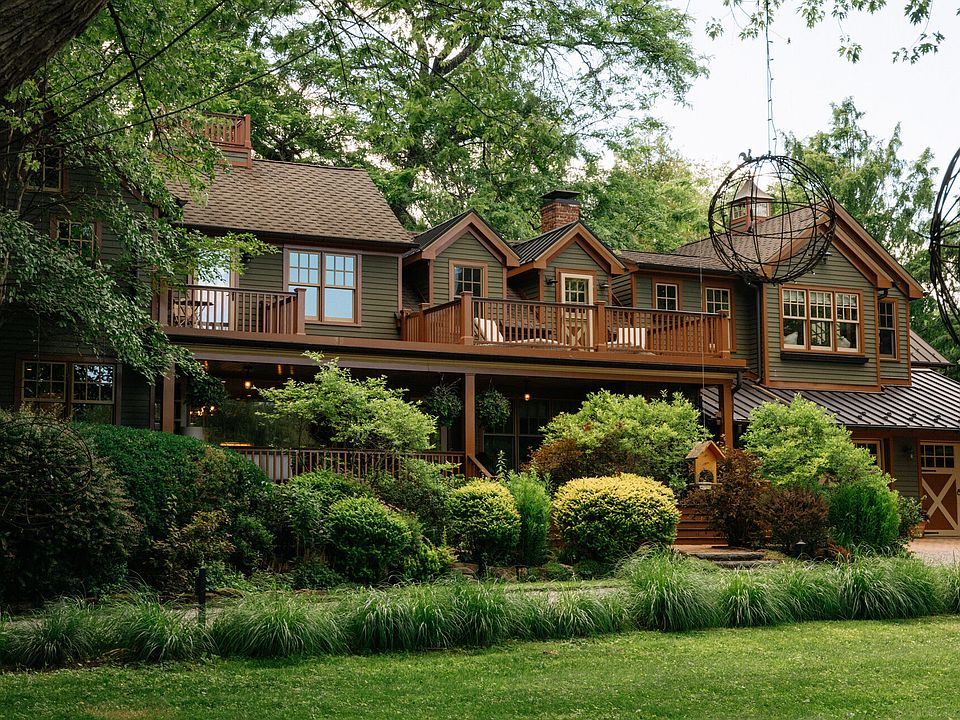1st image of 89 Fairmount Rd W