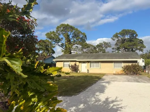 5586 3rd Rd, Lake Worth, FL 33467