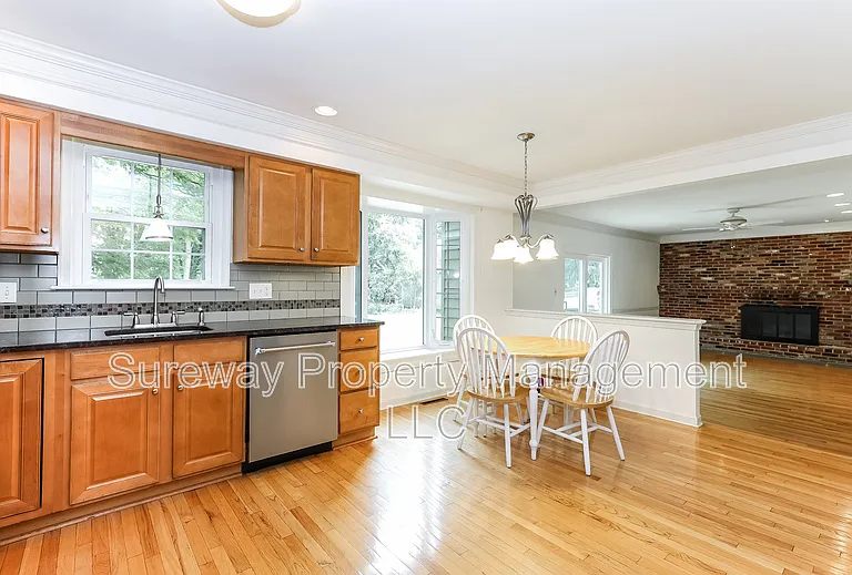 276 Highland Ave — Photo 10
