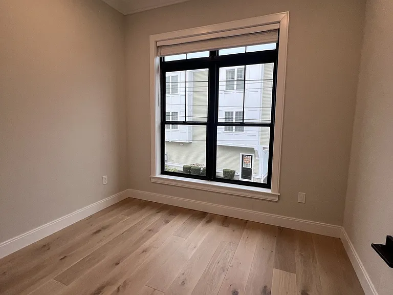 157 Everett St #204 — Photo 1