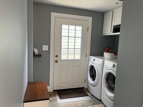 4th image of 136 Hilary St