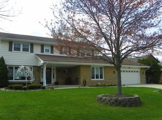 12956 S Winnebago Rd, Palos Heights, IL 60463