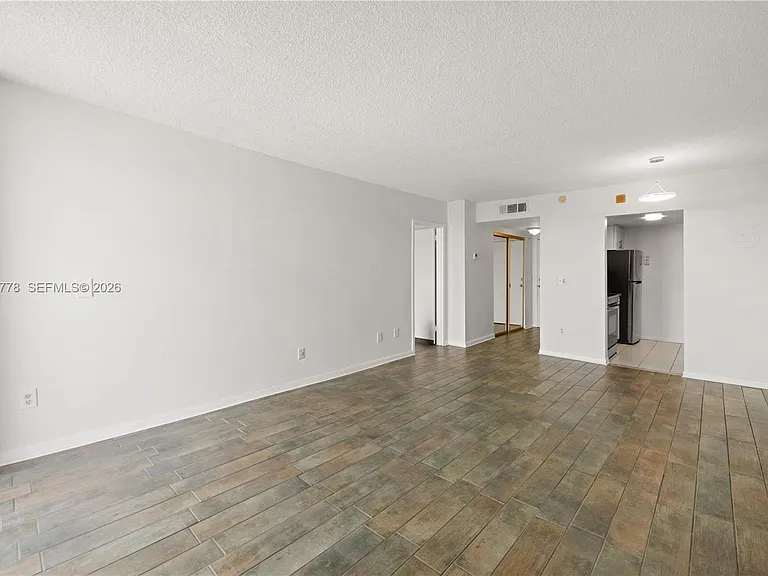 2350 NE 135th St #812 — Photo 6
