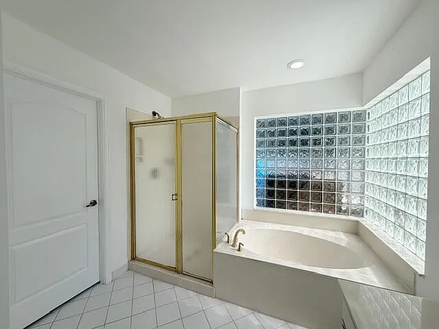 4853 NW 66th Ave — Photo 16
