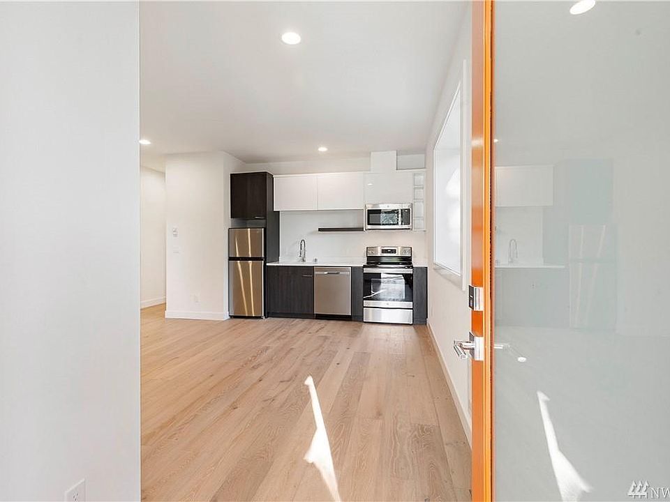 1st image of 13505 30th Ave NE #B