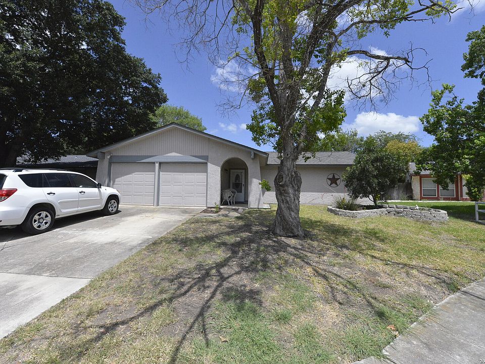 1st image of 7817 Hunter Oaks
