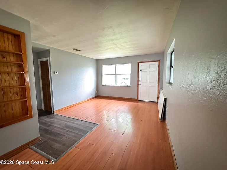 2506 Stratford Dr — Photo 4