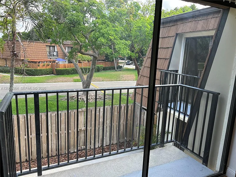 9105 SW 19th Pl #A — Photo 24