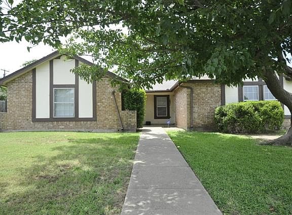 2nd image of 1449 Brook Meadow Cir