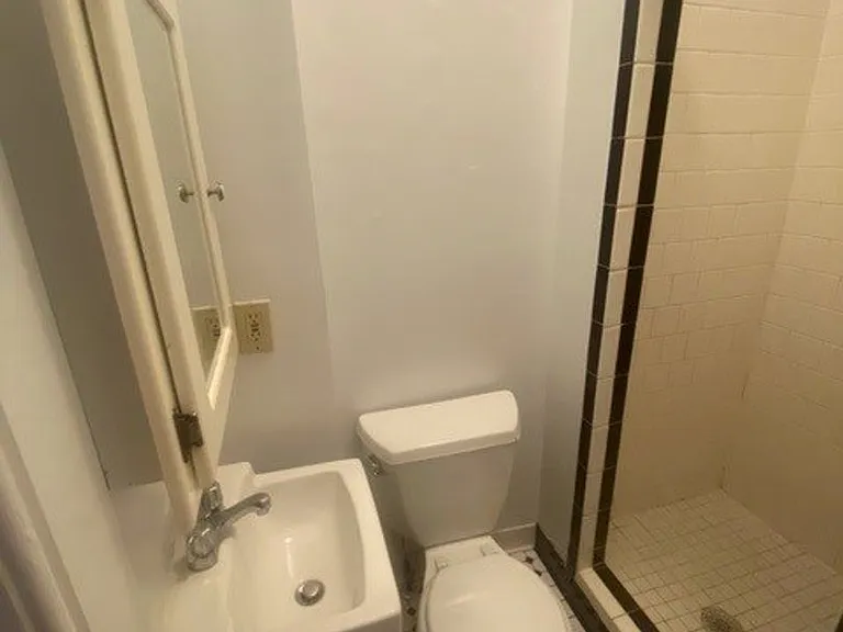 1706 Bolton St — Photo 31