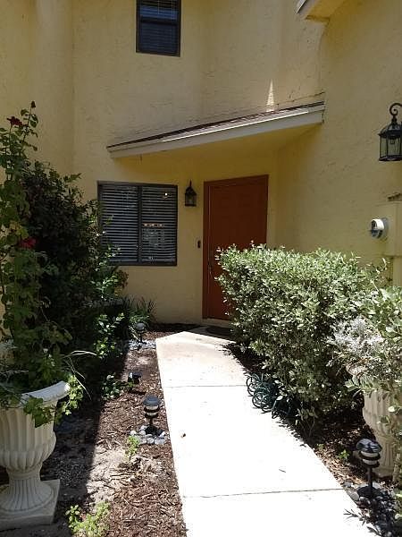 1st image of 1557 Woodbridge Lakes Cir