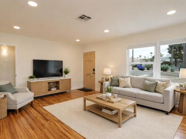 4324 Oxford St, La Mesa, CA 91942