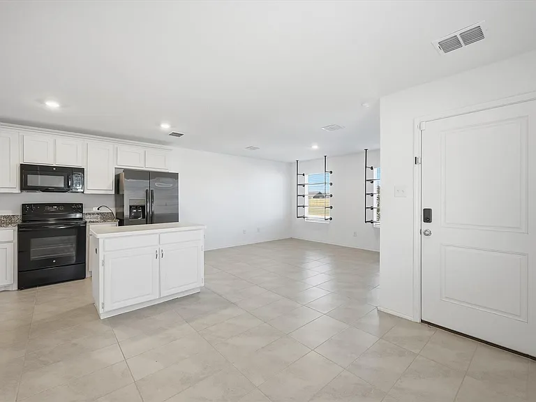 6739 Coulter Dr — Photo 2