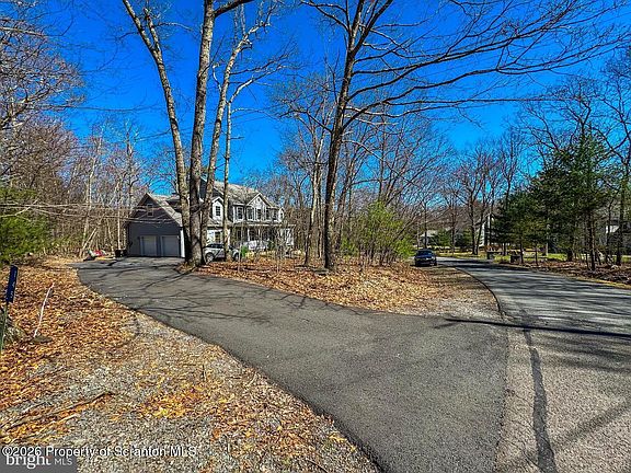 4th image of 145 Oak Ridge Dr