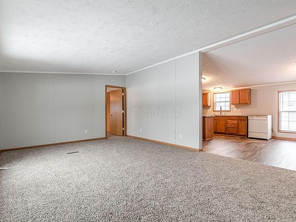 5th image of 320 Robert Dr