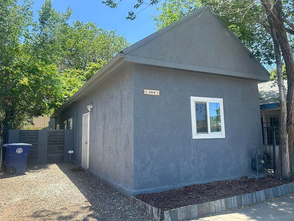 1st image of 308 Cromwell Ave SW