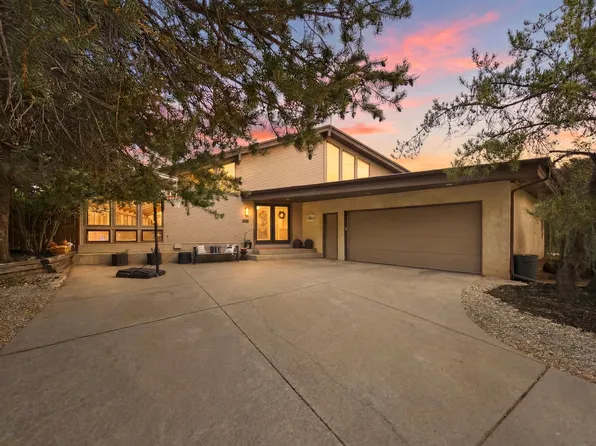 208 Canada Way, White Rock, NM 87547
