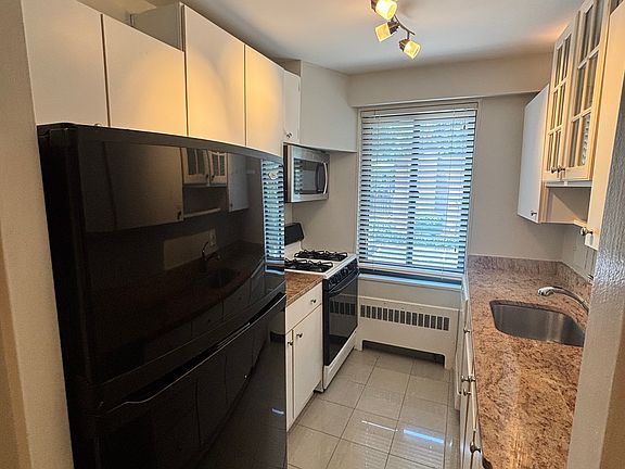 5th image of 5410 Connecticut Ave NW APT 215
