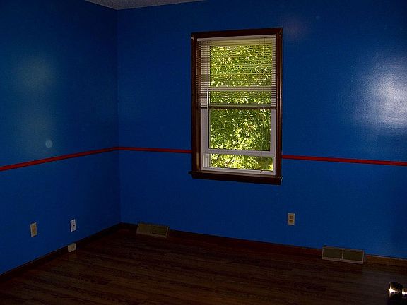 2nd Bedroom (son's room)