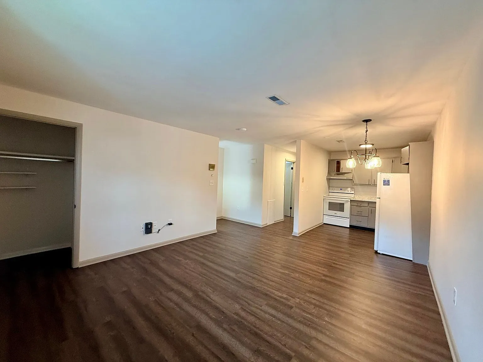 1 bed, 1.0 bath, $1,195 — Photo 3