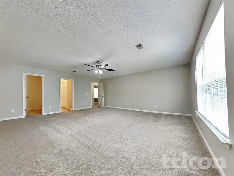121 Eagle Pointe Dr — Photo 8