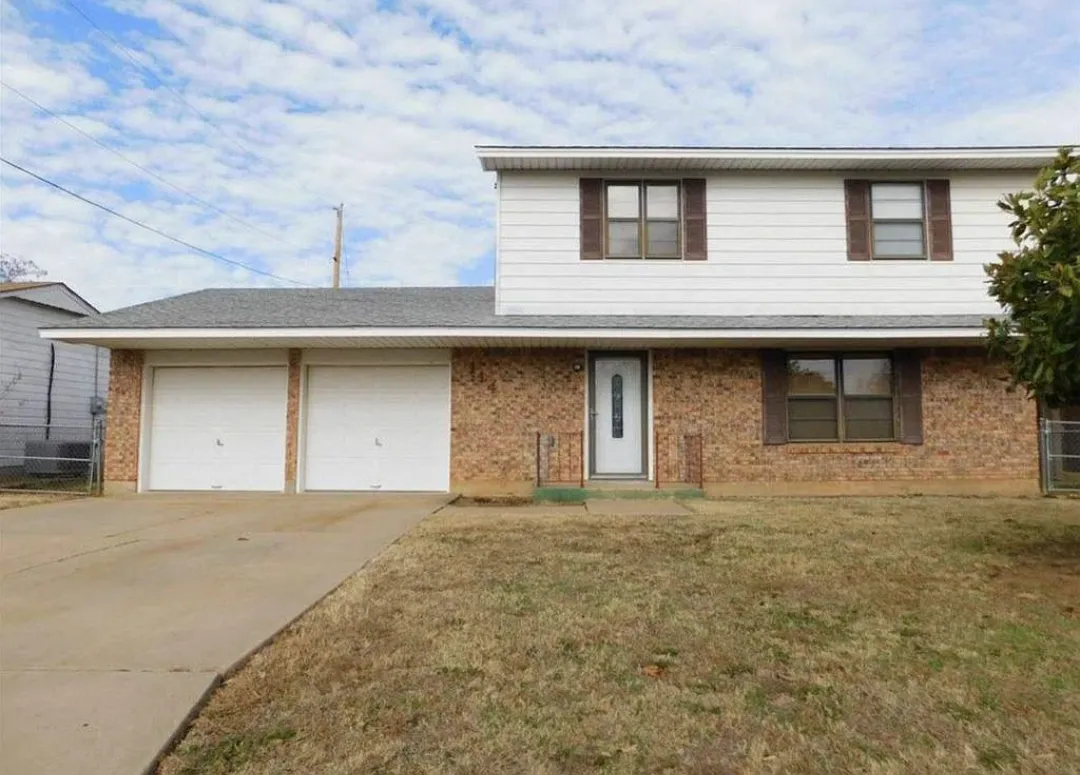 3 bed, 2.5 bath, 1600 sqft, $1,600 — Photo 4