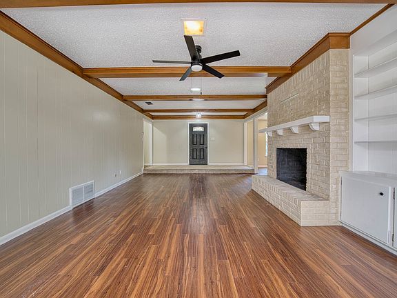 3rd image of 907 Sequoyah Ln
