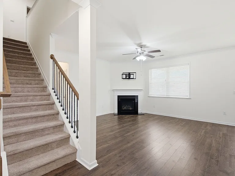 3369 English Elm Way — Photo 7