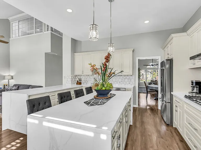 2435 Pinehurst Ct — Photo 15