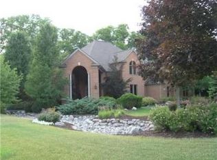 2571 Oak Hills Dr, Ann Arbor, MI 48103