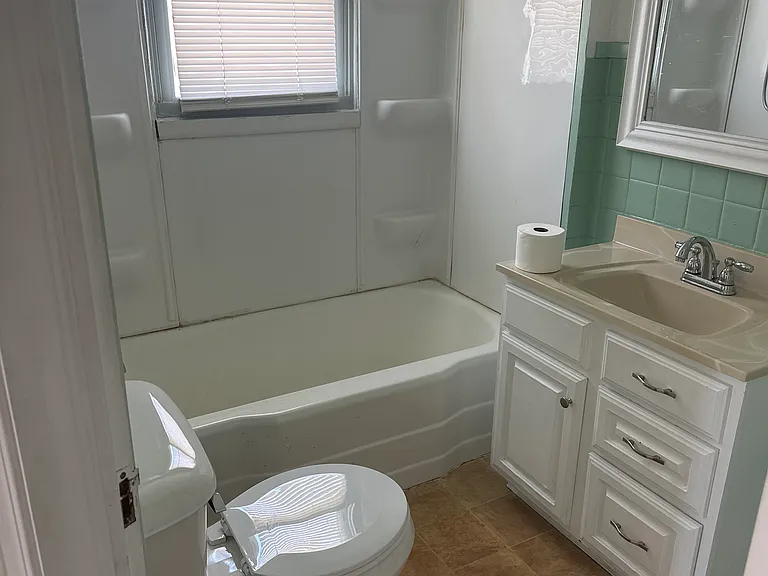 6254 Dixie Hwy — Photo 2
