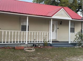 631 Cleveland St, Douglas, GA 31533