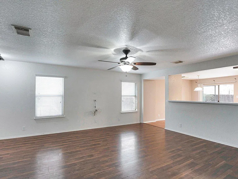 3967 Cherokee Blvd — Photo 9