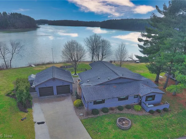 1251 Arrowhead Dr SW, Dellroy, OH 44620