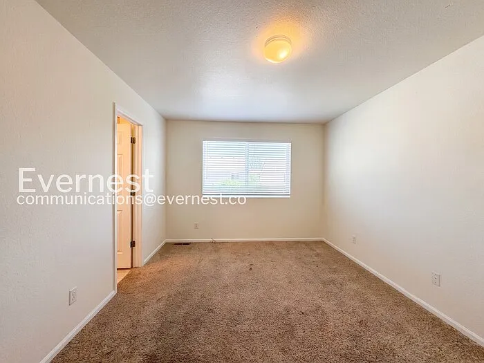 5554 Killarney Ct — Photo 10