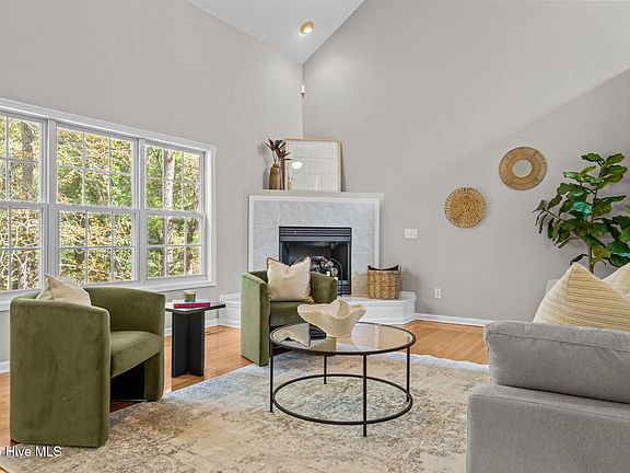 5th image of 90 Sugar Pine Drive