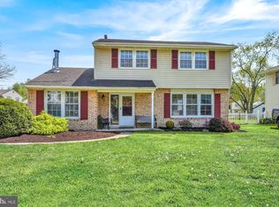 61 Upland Ct, Newark, DE 19713