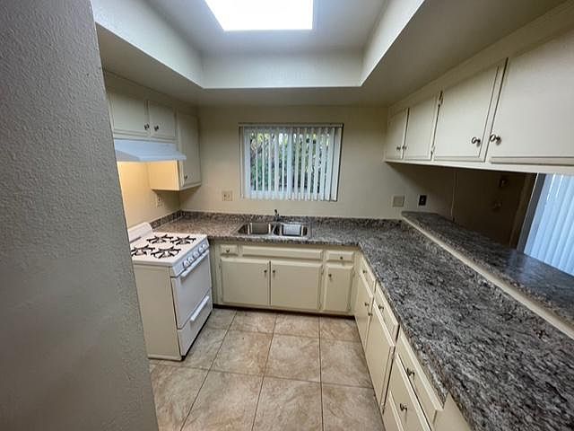 1st image of 1540 E Canfield Ln APT 14