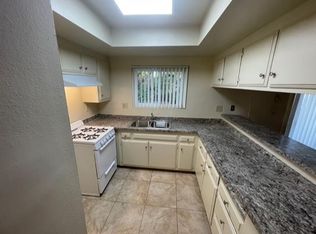1540 E Canfield Ln APT 14, Anaheim, CA 92805