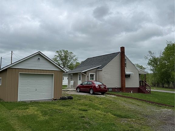 2nd image of 802 8th St