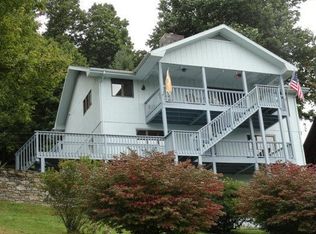 656 Mountain Glen Dr, Newland, NC 28657