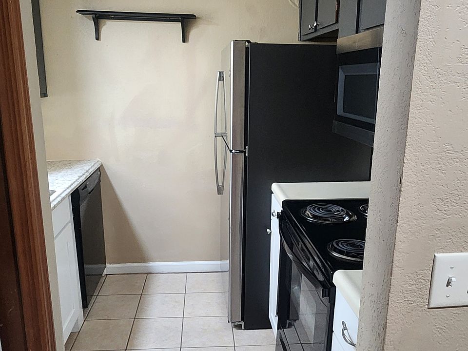 Kitchen new cabinets and Whirlpool appliances