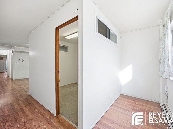 3rd image of 115 George St