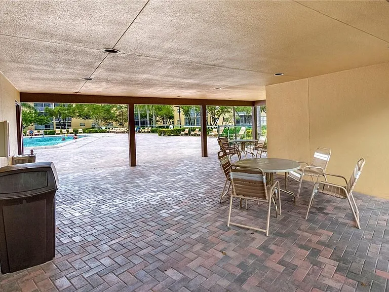 1400 SW 124th Ter #105Q — Photo 17