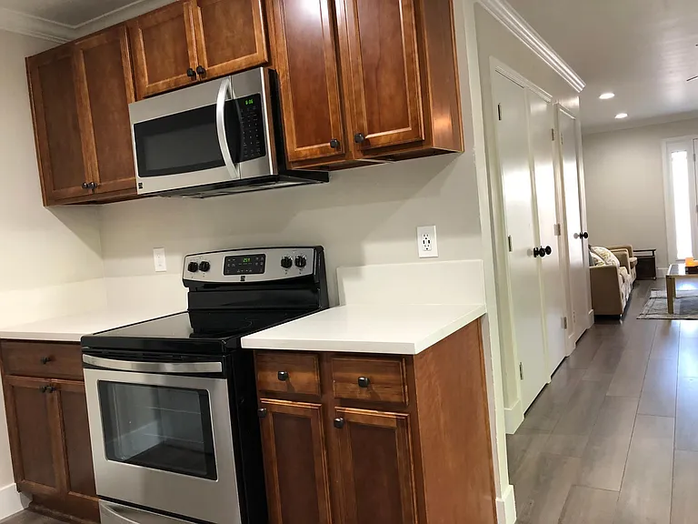 2816 Albany Ave — Photo 15